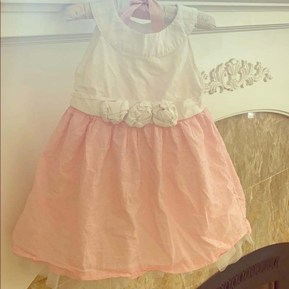 Beautiful pink and white dressy dress 12-18m